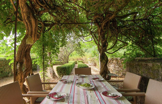 Historic Mansion by River Cenevieres - Foto 23