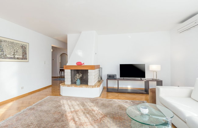 Elegant two-bedroom apartment with terrace in Rovinj - Photo 33