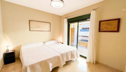 Apartment in San Pedro de Alcántara-Marbella with private parking - Photo 5, wardrobe, heating