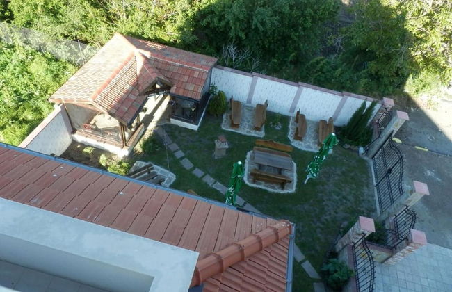 Remarkable 2-bed Apartment in Aleksandrovo - Photo 32