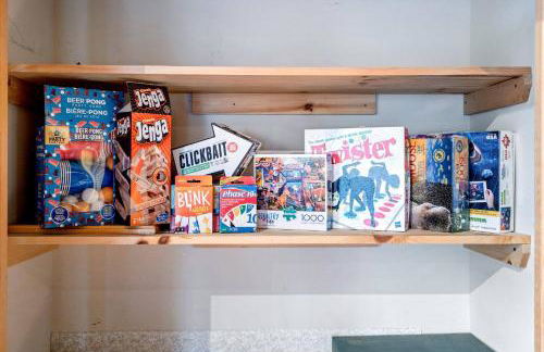 The Chalet - Spacious 7 bedroom near Sugarloaf, on Snowmobile and UTV trails, Hiking, Golf and Flagstaff Lake across the street - Foto 80