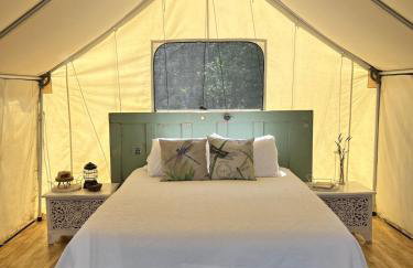 Fantastic Safari Tent Rental Ideal for Glamping in Missouri - Foto 12