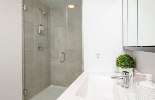 Central Square 3BR Condo with Downtown View Gym and Parking - Foto 41