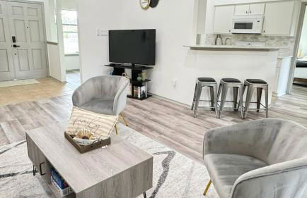 Relax Modern 3BR 2Bath - NW Austin, Sleeps 10 - Photo 4