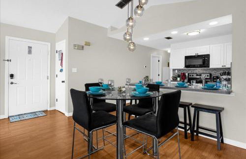 Luxury 3BR Condo Near Disney with Pool - Foto 16