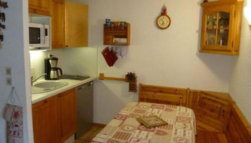 Appartement 2 pièces cosy, 5 pers, terrasse sud, proche des remontées, parking inclus, WiFi en option - FR-1-676-51 - Foto 1