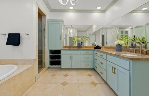 Iris Manor Luxury Modern Stay Near UAB - Photo 10