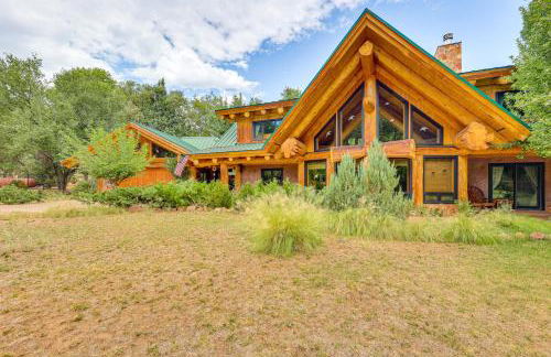 Scenic Payson Cabin! Fireplace and Wraparound Patio - Foto 2