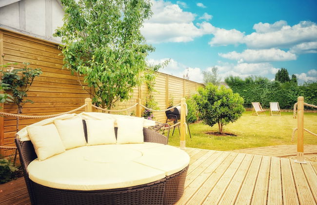 Norfolk Luxe Beach House Sleeps 8 Dog Friendly - Photo 31