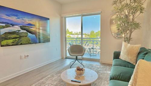 NEW One Bedroom Penthouse, Silver Lake + Parking! - Foto 2
