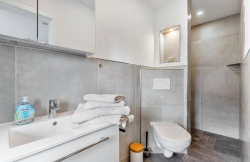 Fe Wo Koll - Photo 11