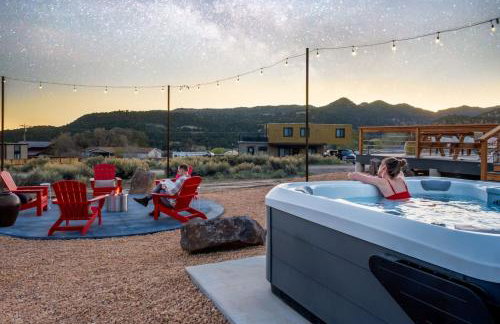 Stargazing Retreat with Hot Tub Deck Hammocks BBQ - Photo 9