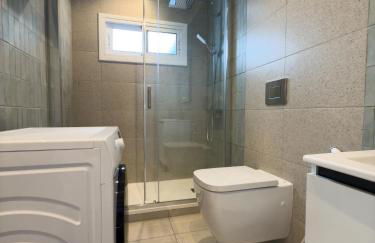 111 - Beachside Renovated 1BR apt 5 min from Beach - Photo 4