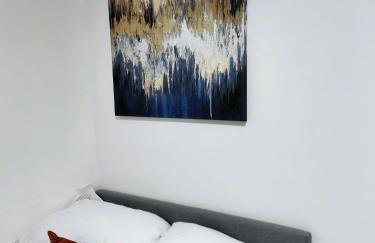 Luxurious 3 bed Ensuites & kitchenettes Nr LGI Hospital & Uni - Free 5G WIFI & Netflix Short Stays - Contractors Free Parking - Foto 45