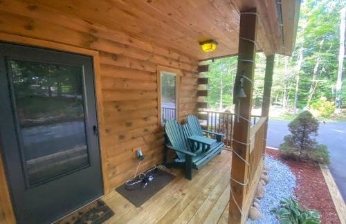 Couples Getaway Log Cabin in the White Mountains - Foto 33