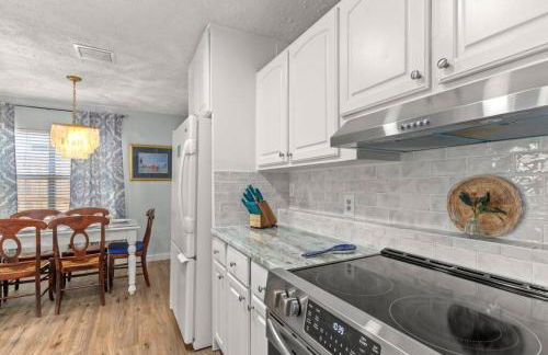 Fanta Sea - Private Seasonal Hot Tub, Game Room, Walk to Beach, Pets OK, & More! - Foto 34