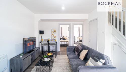 Ten Cromwell - FREE PARKING - Spacious 3 Bedroom Contractor Home - Central Grays Close to Station and Shops - Fast Wi-Fi - Long Term Stays - Foto 4