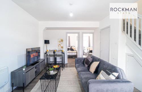 Ten Cromwell - FREE PARKING - Spacious 3 Bedroom Contractor Home - Central Grays Close to Station and Shops - Fast Wi-Fi - Long Term Stays - Foto 4