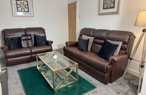 Stoneleigh Retreat 4BR Entire Home - Photo 26