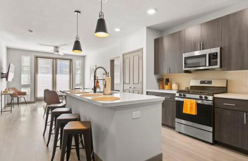 Cozysuites PHX RORO Gym Pool Pets Parking #12 - Photo 15