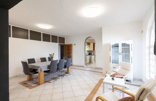 House Rose with Garden and Pool - Foto 10