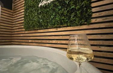 The Telephone exchange very quaint hot tub stay - Foto 22