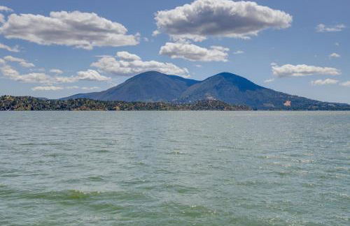 Clear Lake Getaway with Dock Access and Shared Yard! - Foto 22