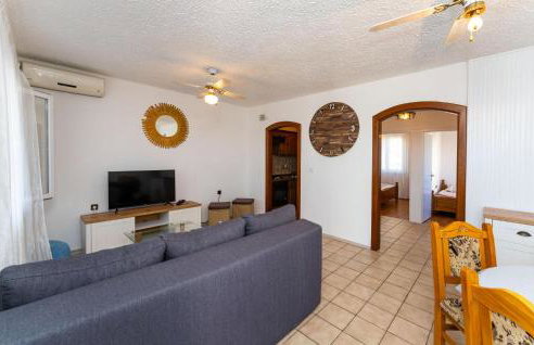 Nice Apartment In Rtina With Wifi - Photo 11