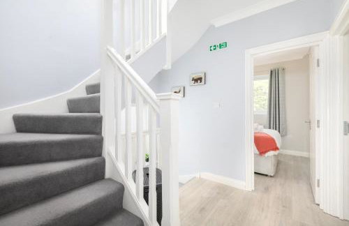 5 Bedroom, 3 Bathroom Modern House with Garden near Hampstead Heath Sleeps 10 - Foto 28