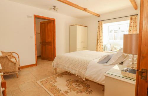 Back Of Beyond - Photo 19