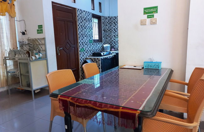 Homestay Jogja Jakal 3 Dekat UGM by Simply Homy - Foto 13