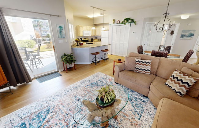 SPC 9136 - Ground Floor 2 BR short walk to beach right by pool by RedAwning - Foto 12