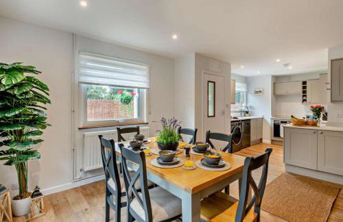 3 Bed in Acton oc-c28929 - Photo 2