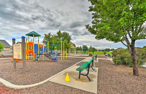 Bellemont Family Home with Hot Tub and Playground Set - Foto 31