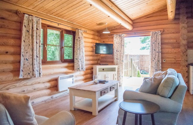 Willow Lodge With Hot Tub, Kingfishers - Foto 9