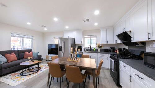 Modern Private Room in Shared Home -Walk to USC - Photo 1