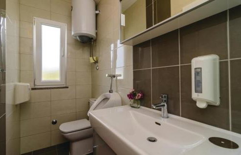 Two-Bedroom Holiday Home In Opuzen - Foto 24