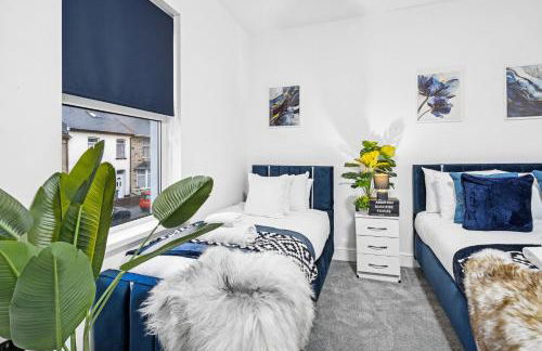 Deja Two Luxe 4BR House By AltoLuxo Short Lets & Serviced Accommodation With Free WiFi & Parking - Foto 45