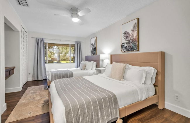 Golden Retreat: Expansive 6BR Home w Heated Pool ~ - Foto 4