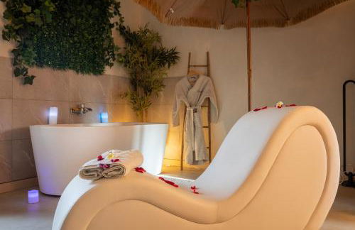 Suite Romantique Cinta Bali SPA privé - Châteaux de la Loire - Foto 23