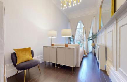 Stunning Hyde Park Home with Private Balcony & Lift Elevator Access - Foto 7