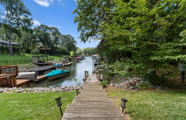 Making Waves by Avantstay Sleeps 20 Pool - Foto 9