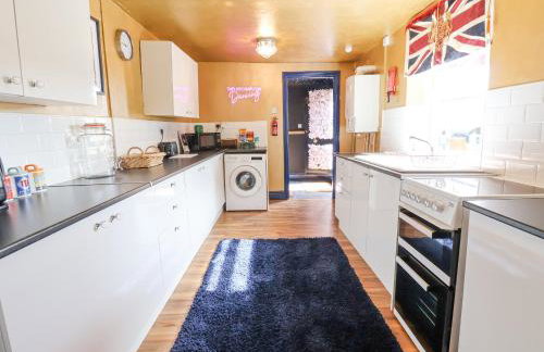 The Funky Flat - Photo 7