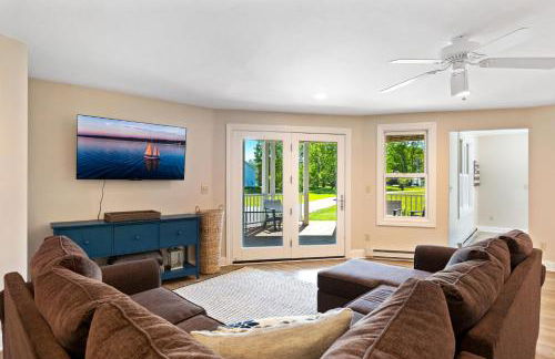 The Goat and Cherry - Dogs, Fire Pit & Hot Tub, Escape to Sister Bay! - Foto 3