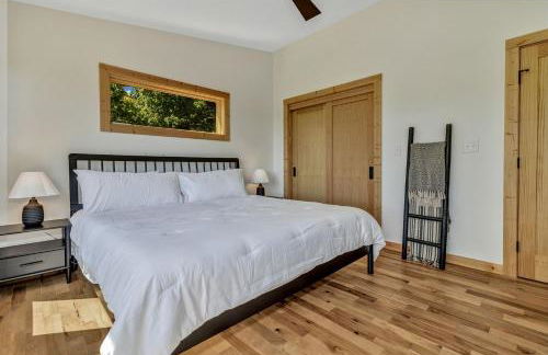 Romantic Mountain Retreat with Hot Tub and Panoramic Views Near Marshall, NC - Foto 20