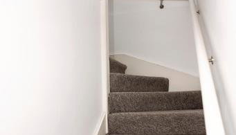 Apt 3, Trafalgar Sq Duplex, 3rd & 4th floor by Indigo Flats - Foto 3
