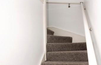 Apt 3, Trafalgar Sq Duplex, 3rd & 4th floor by Indigo Flats - Photo 3