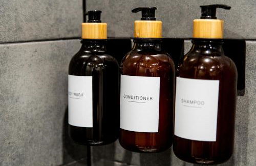 DJH Homes - VIP Luxury 2BR Grade ll Industrial House with Log Burner - JQ, Birmingham City - Foto 16