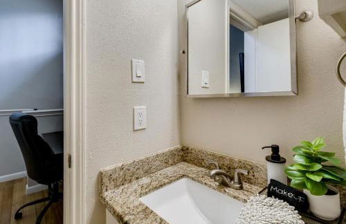 Golf, Swim and Dine! Condo with Lake Conroe Access - Foto 19