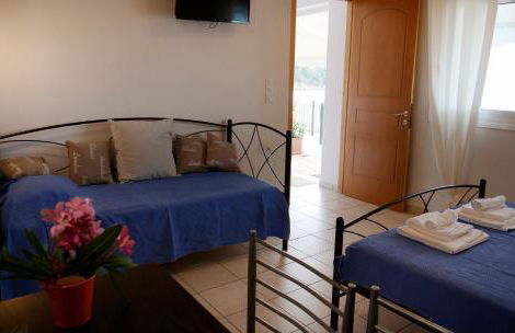 Loutsa Finikounta, 1room Apartment on the beach - Photo 7